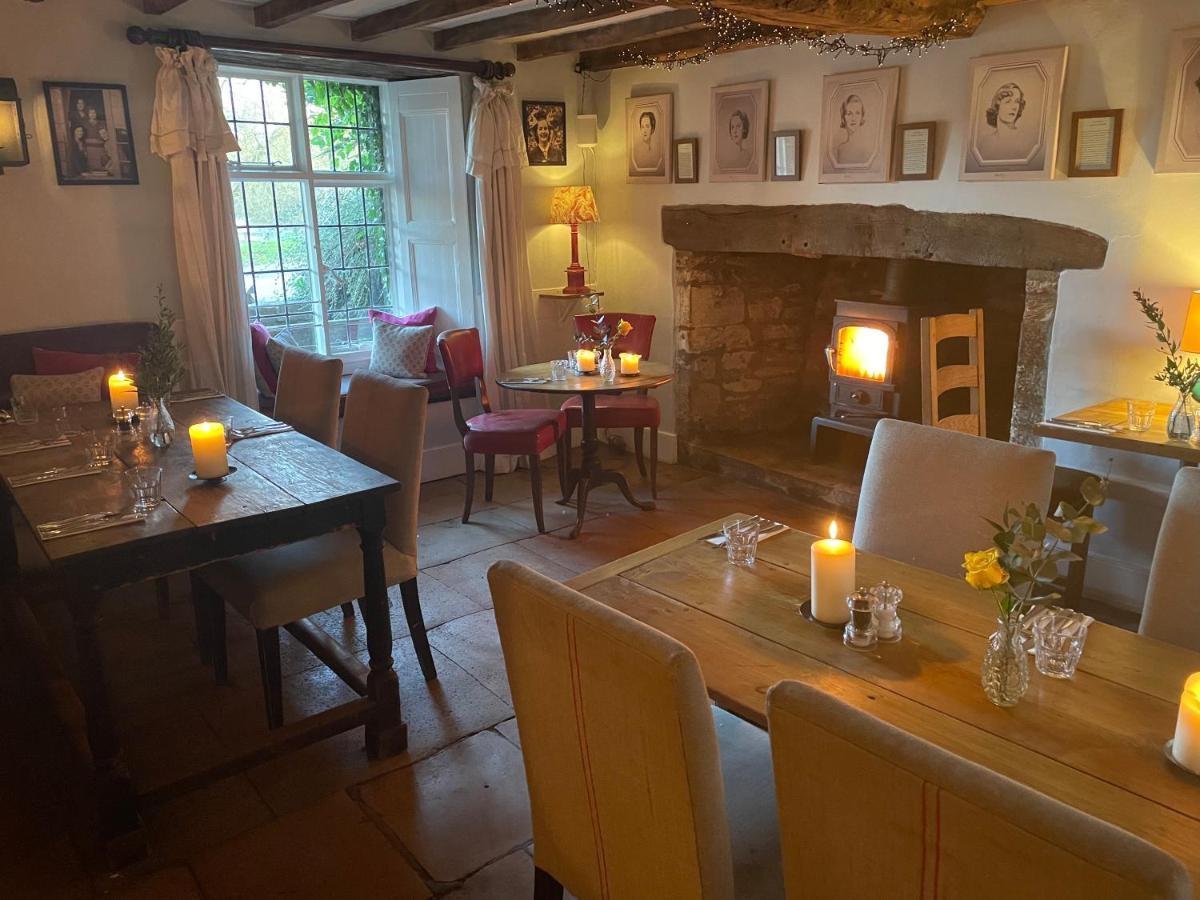The Swan Inn Swinbrook Burford Zewnętrze zdjęcie