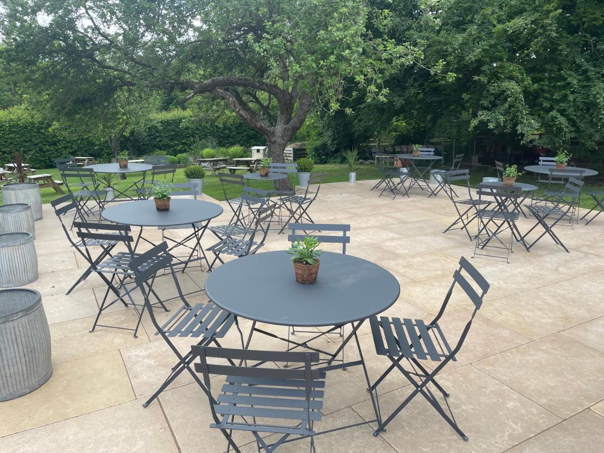 The Swan Inn Swinbrook Burford Zewnętrze zdjęcie