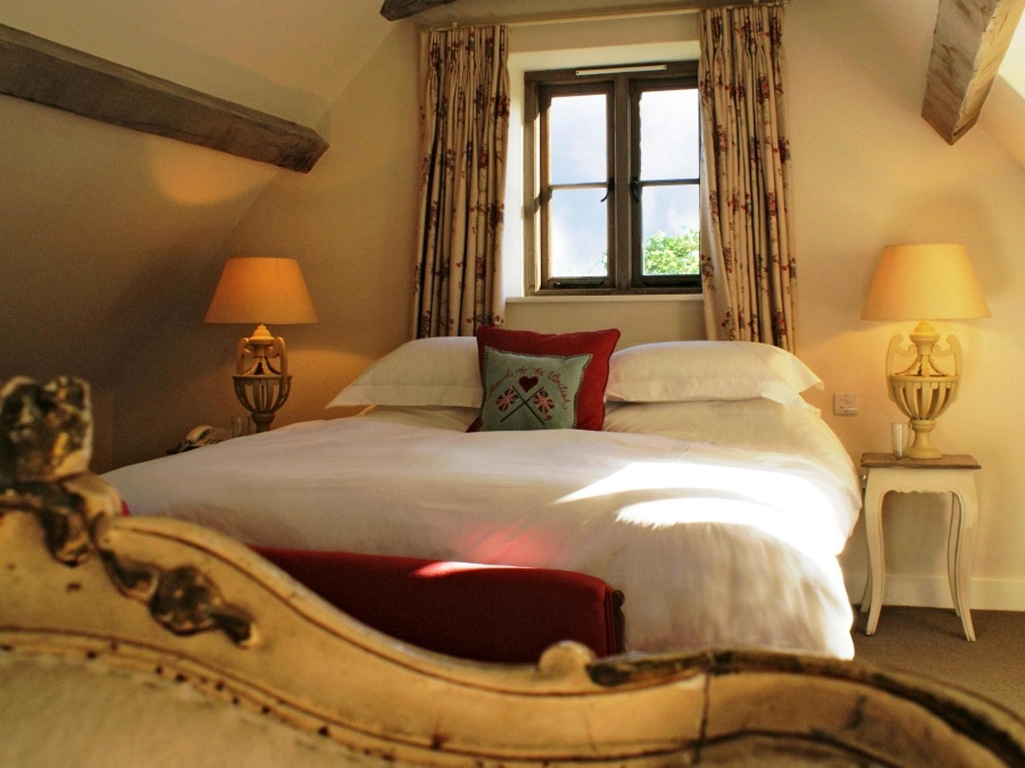 The Swan Inn Swinbrook Burford Zewnętrze zdjęcie