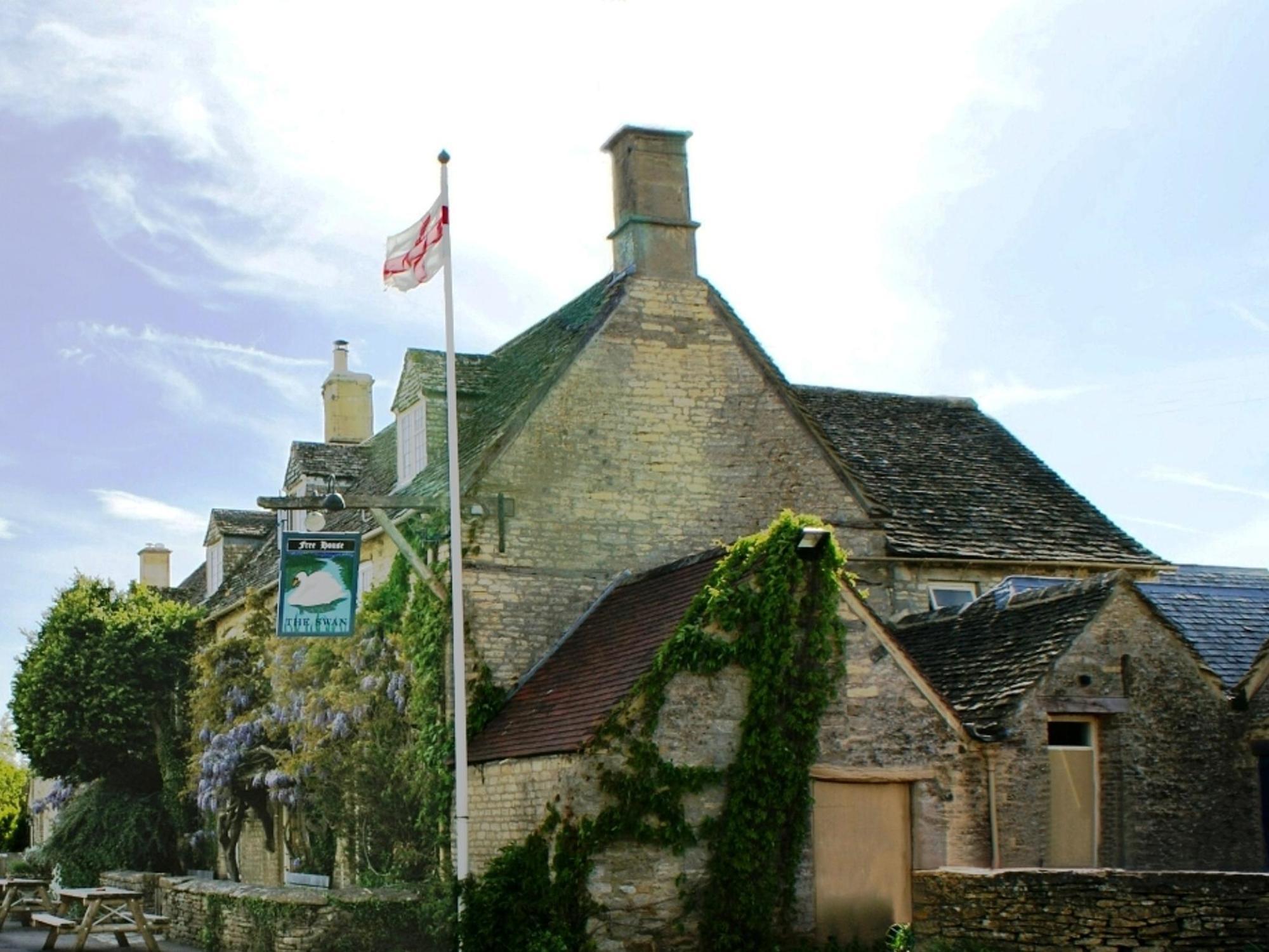 The Swan Inn Swinbrook Burford Zewnętrze zdjęcie