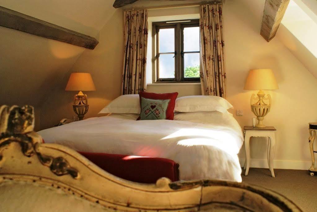 The Swan Inn Swinbrook Burford Zewnętrze zdjęcie
